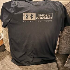 Under Armour Men's Black T-Shirt